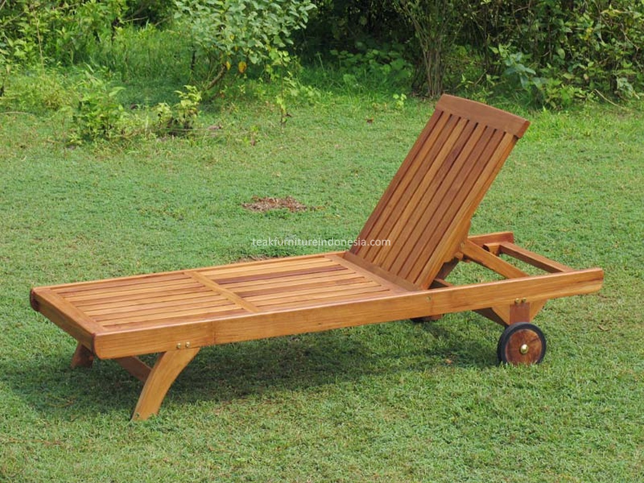 Teak Wood Lounger TFI-SLO 04 Teak Wood Lounger TFI-SLO 04 - Image 1