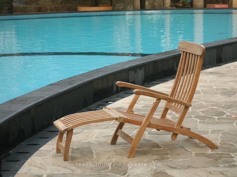 teak outdoor steamer