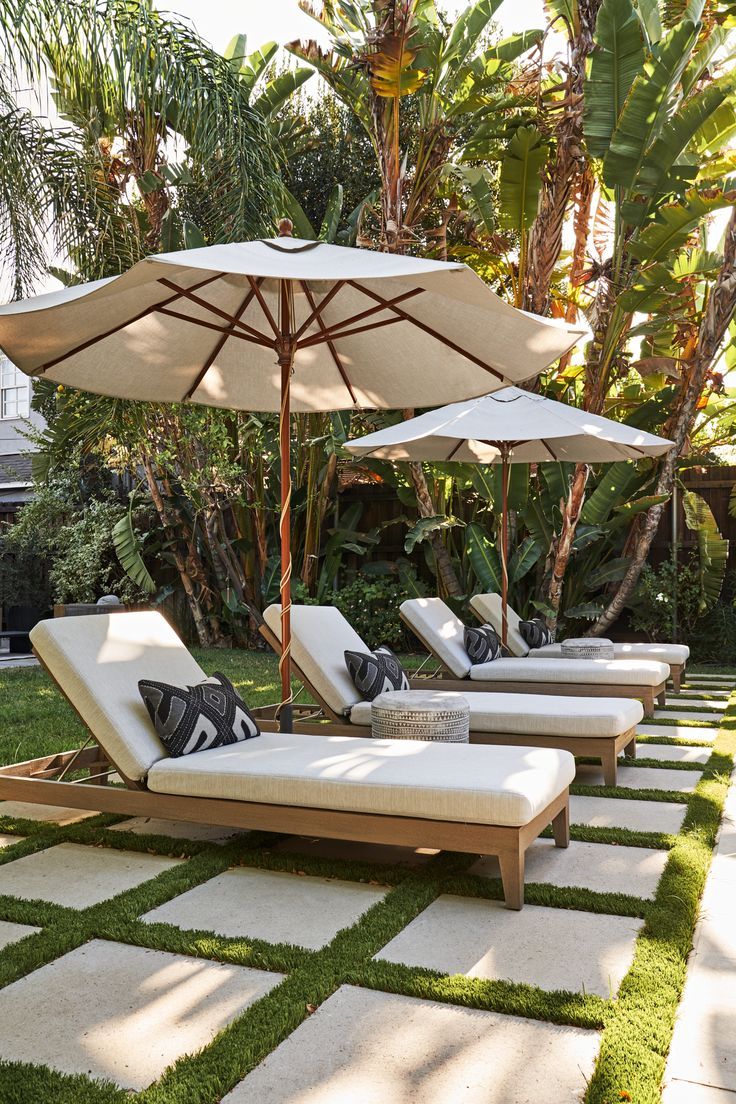 1333fb7367026405c4198e9ad339c438 Premium Teak Wood Sun Lounger - Image 1