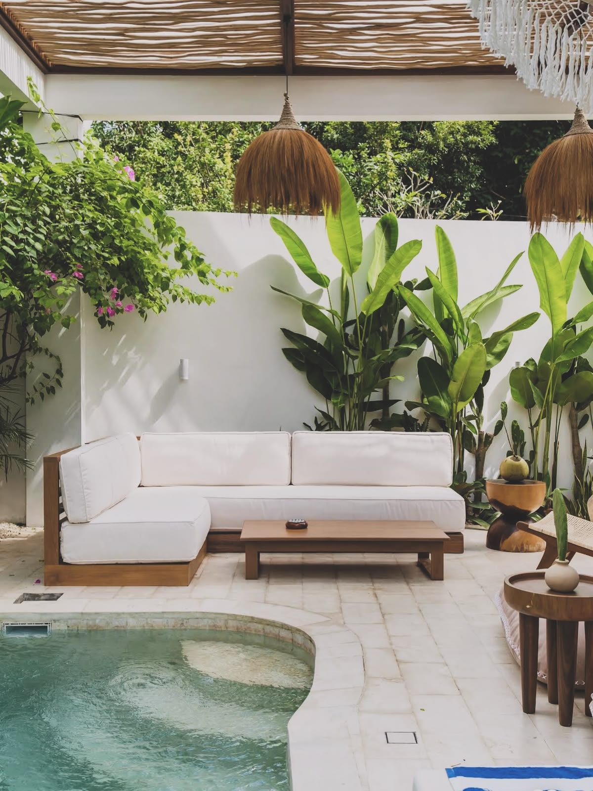 aa9582f870d625310464328af0169b21 Modern Teak Wood Outdoor Lounge Sofa - Image 1